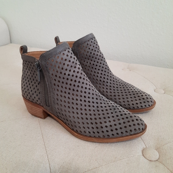 Lucky Brand | Basel Perforated Bootie | Size 6 - Picture 3 of 10